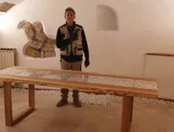 Tavolo con mattonelle-2